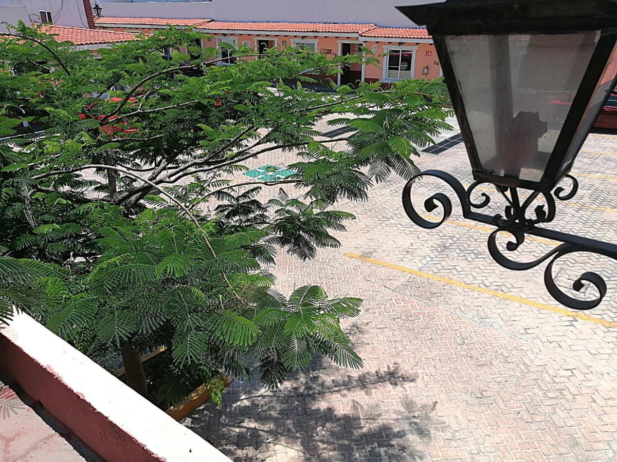Hotel Aquiles Guadalajara Exteriör bild