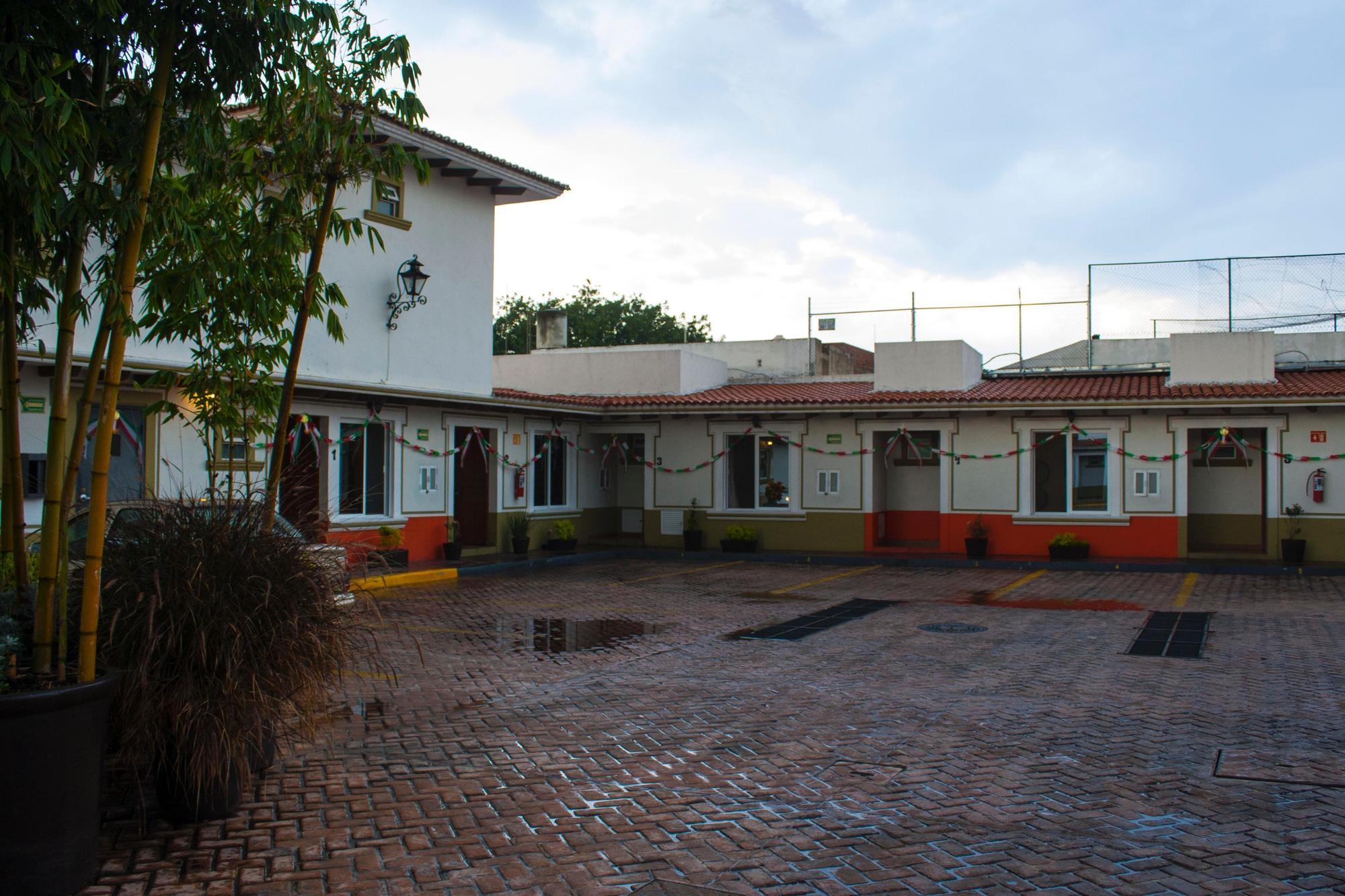 Hotel Aquiles Guadalajara Exteriör bild