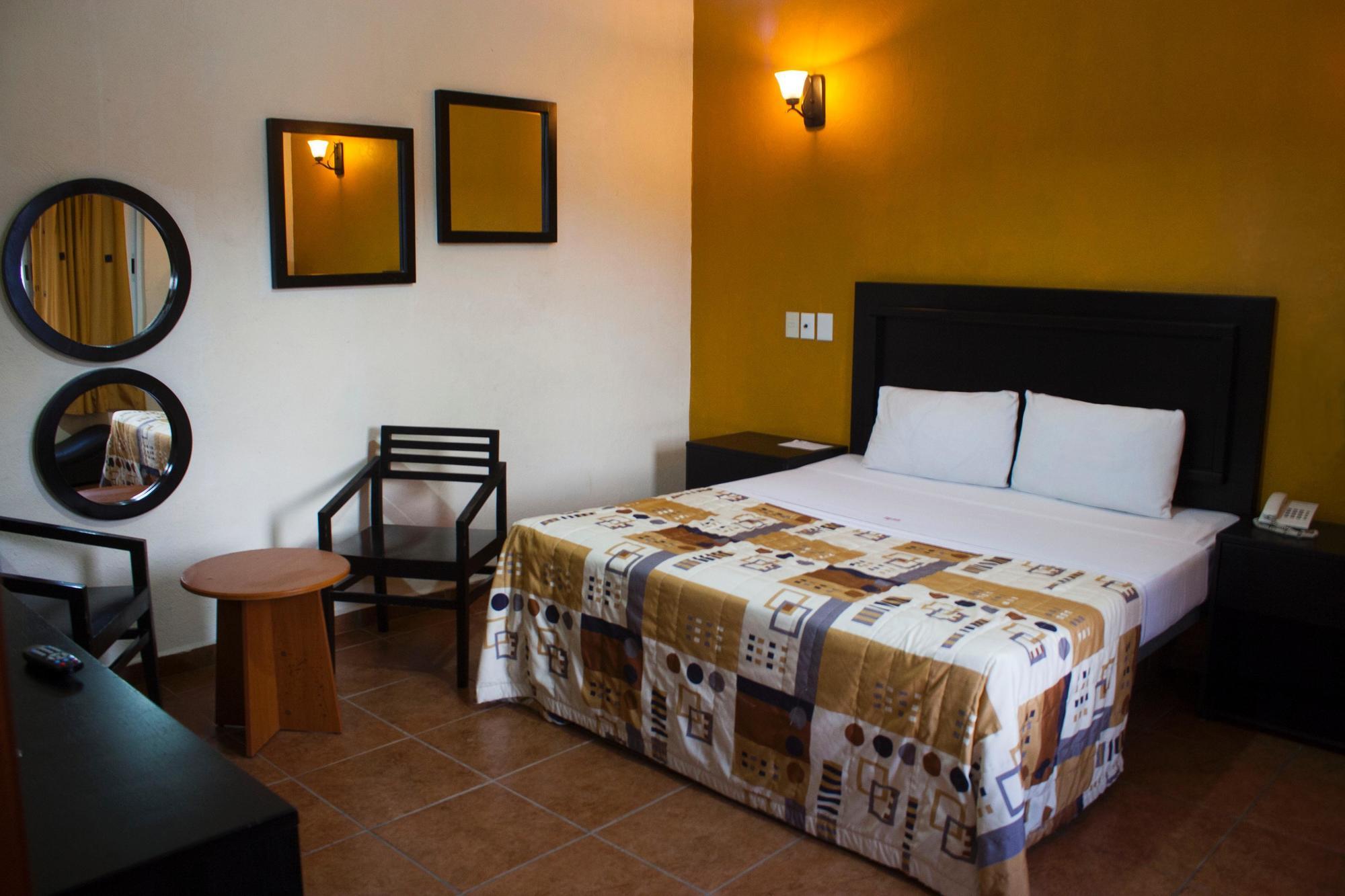 Hotel Aquiles Guadalajara Exteriör bild